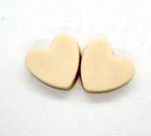 Load image into Gallery viewer, Highly Fragrant Blueberry Cobbler 8oz. Heart Shaped Soy Blend Wax Melt
